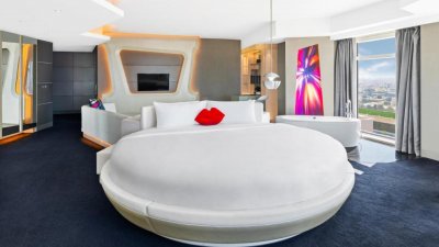 V HOTEL CURIO COLLECTION BY HILTON 5*