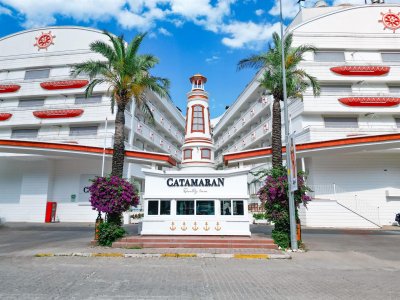 CATAMARAN HOTEL 5*